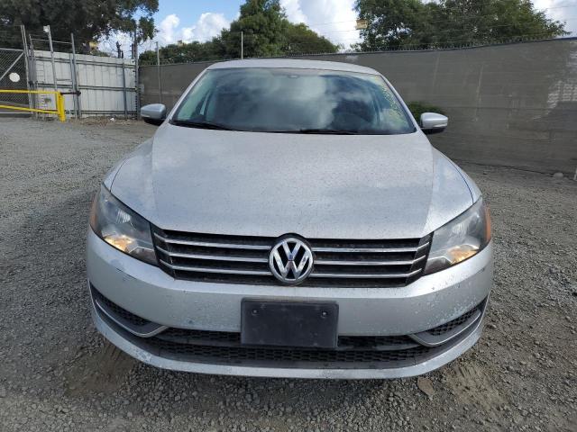 Photo 5 from auction – 2015 VOLKSWAGEN PASSAT S with VIN 1VWAT7A36FC074959
