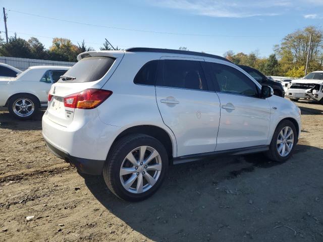 Photo 3 from auction – 2015 MITSUBISHI OUTLANDER with VIN 4A4AP4AW2FE046749