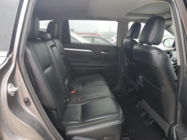 Photo 11 from auction – 2018 TOYOTA HIGHLANDER with VIN 5TDJZRFH4JS524102