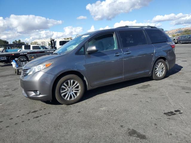 TOYOTA SIENNA XLE 2017 with VIN 5TDYZ3DC7HS840509 - Photo from auction