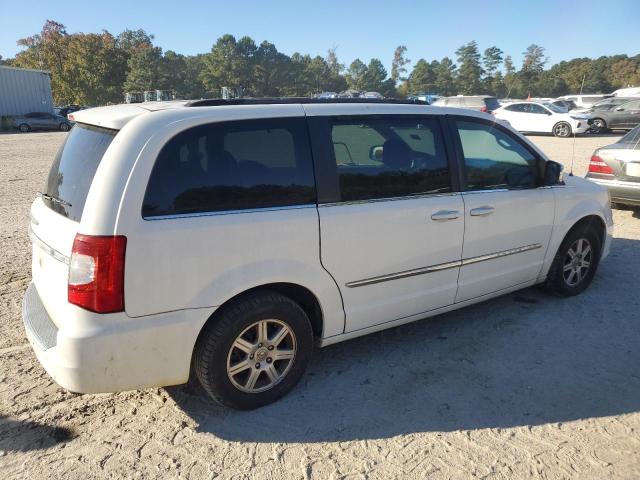 Photo 3 from auction – 2012 CHRYSLER TOWN & COU with VIN 2C4RC1CG0CR143988