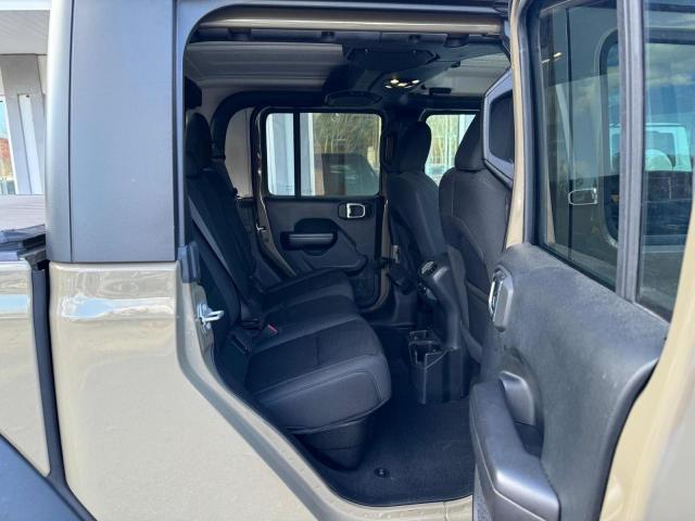 Photo 6 from auction – 2020 JEEP GLADIATOR with VIN 1C6HJTAG2LL216973
