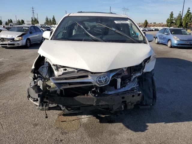 Photo 5 from auction – 2018 TOYOTA SIENNA XLE with VIN 5TDYZ3DC1JS932995