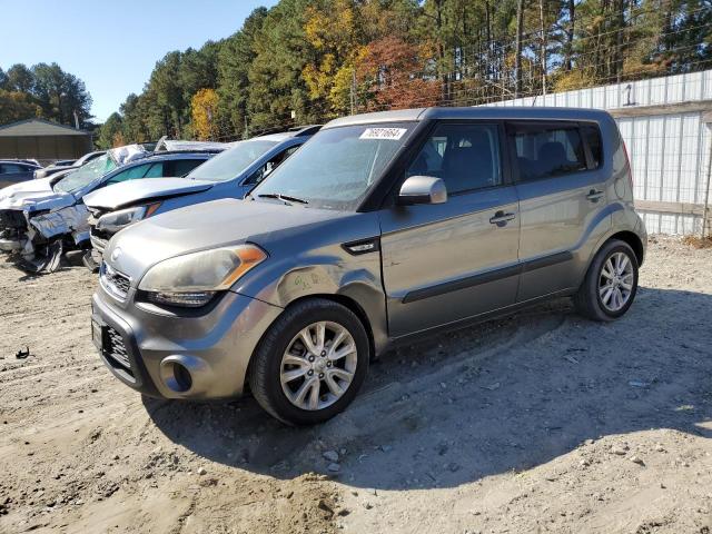 KIA SOUL 2013 with VIN KNDJT2A57D7606801 - Photo from auction