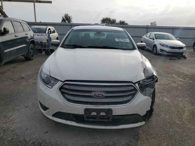 Photo 5 from auction – 2017 FORD TAURUS SEL with VIN 1FAHP2E80HG122181
