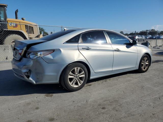 Photo 3 from auction – 2012 HYUNDAI SONATA GLS with VIN 5NPEB4AC0CH396521