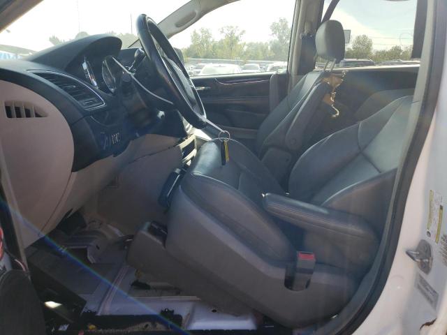 Photo 7 from auction – 2016 CHRYSLER TOWN & COU with VIN 2C4RC1BGXGR173619