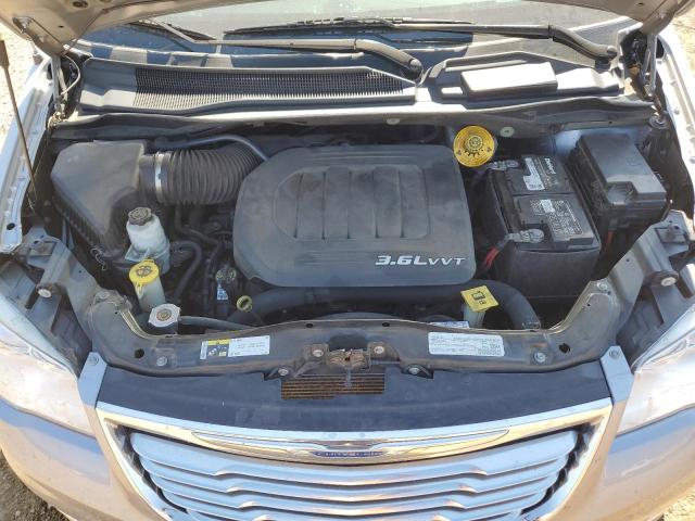 Photo 12 from auction – 2016 CHRYSLER TOWN & COU with VIN 2C4RC1BG1GR121814