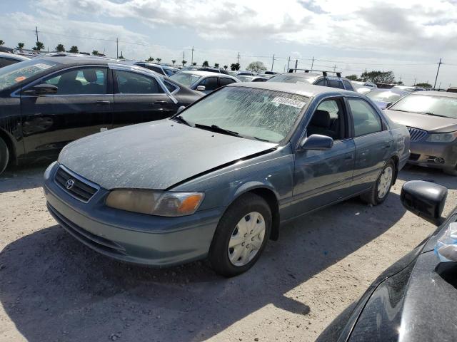 TOYOTA CAMRY CE 2000 with VIN 4T1BG22K2YU939178 - Photo from auction
