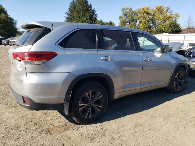 Photo 3 from auction – 2017 TOYOTA HIGHLANDER with VIN 5TDBZRFH4HS432843