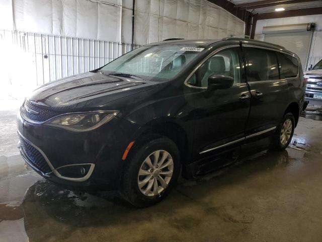 CHRYSLER PACIFICA T 2017 with VIN 2C4RC1BG9HR784792 - Photo from auction