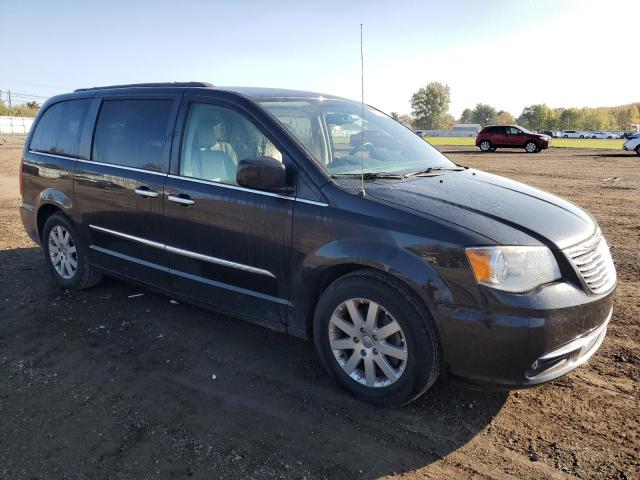 Photo 4 from auction – 2015 CHRYSLER TOWN & COU with VIN 2C4RC1BG2FR505910