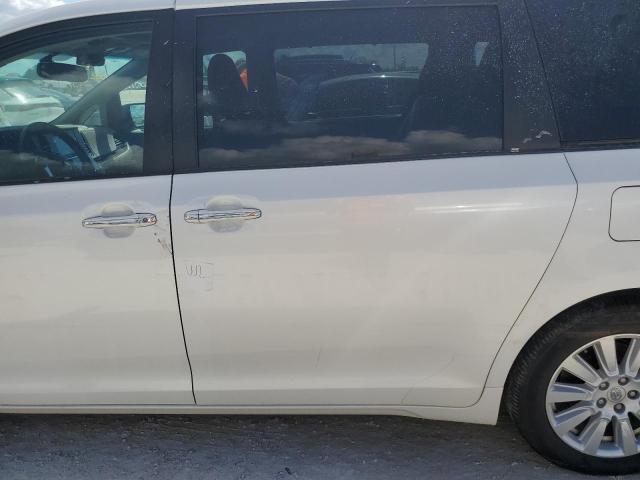 Photo 12 from auction – 2017 TOYOTA SIENNA XLE with VIN 5TDDZ3DC2HS173038