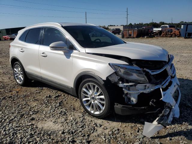 Photo 4 from auction – 2017 LINCOLN MKC RESERV with VIN 5LMCJ3C96HUL32852