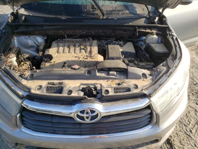 Photo 11 from auction – 2015 TOYOTA HIGHLANDER with VIN 5TDJKRFHXFS218176