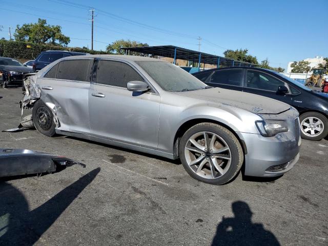 Photo 4 from auction – 2015 CHRYSLER 300 LIMITE with VIN 2C3CCAAG0FH755213