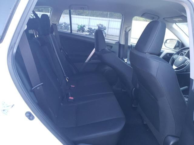 Photo 11 from auction – 2018 TOYOTA RAV4 LE with VIN JTMZFREV0JJ212293