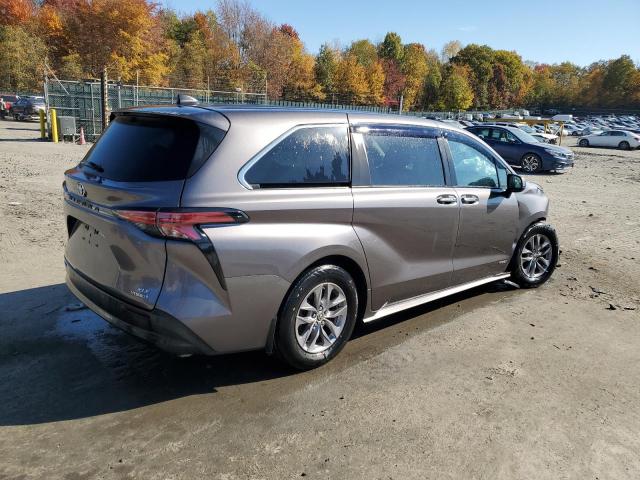 Photo 3 from auction – 2021 TOYOTA SIENNA XLE with VIN 5TDYSKFC9MS013245