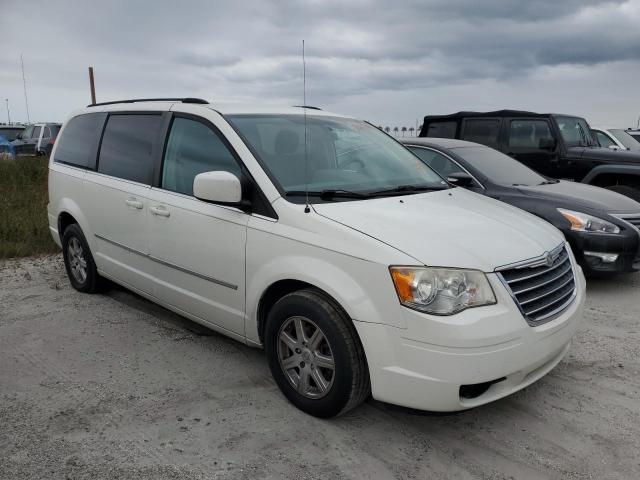 Photo 4 from auction – 2010 CHRYSLER TOWN & COU with VIN 2A4RR5D17AR176929