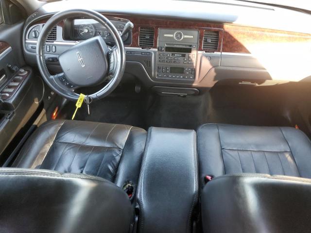 Photo 8 from auction – 2010 LINCOLN TOWN CAR E with VIN 2LNBL8EV5AX752102