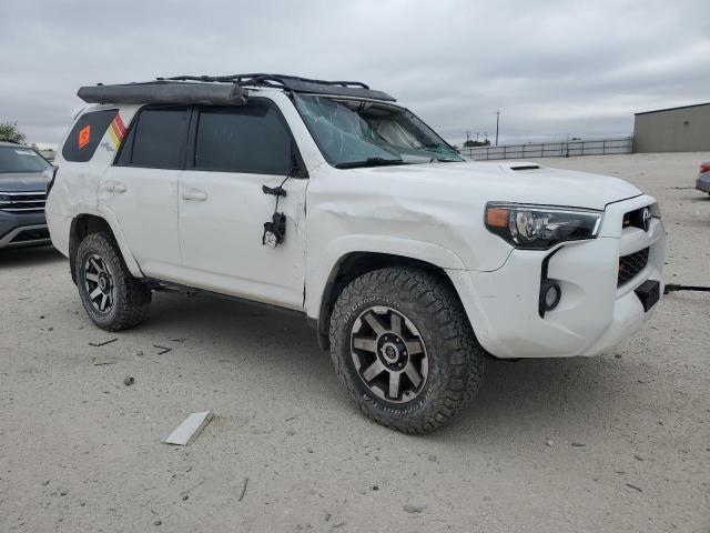 Photo 4 from auction – 2018 TOYOTA 4RUNNER SR with VIN JTEBU5JR9J5607781