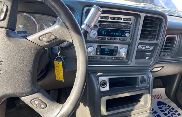 Photo 9 from auction – 2004 CHEVROLET SILVERADO with VIN 2GCEK19N041303732