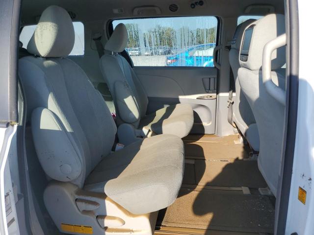 Photo 11 from auction – 2011 TOYOTA SIENNA with VIN 5TDZK3DC7BS161811