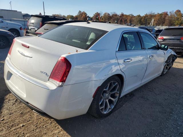 Photo 3 from auction – 2017 CHRYSLER 300C PLATI with VIN 2C3CCAPG1HH616282