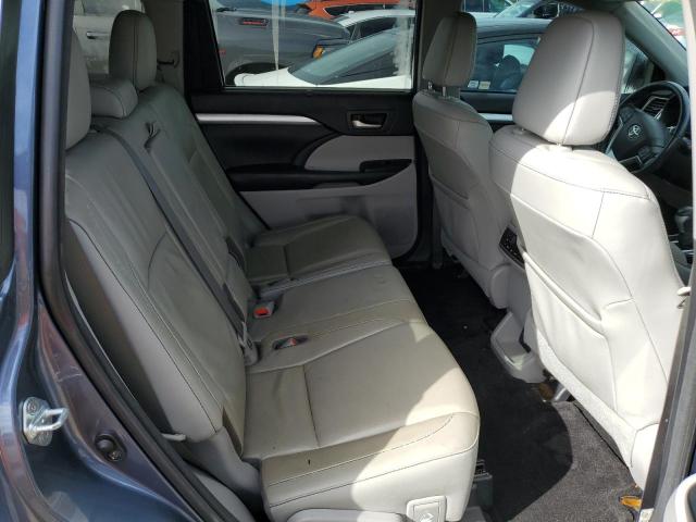 Photo 11 from auction – 2018 TOYOTA HIGHLANDER with VIN 5TDKZRFH6JS239289