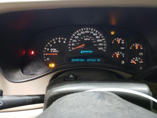 Photo 9 from auction – 2004 CHEVROLET SUBURBAN with VIN 3GNFK16Z84G317016