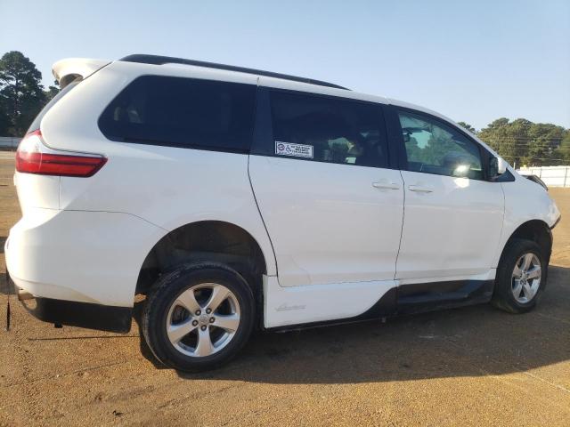 Photo 3 from auction – 2015 TOYOTA SIENNA LE with VIN 5TDKK3DC3FS618976