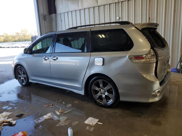 Photo 2 from auction – 2017 TOYOTA SIENNA SE with VIN 5TDXZ3DC2HS811852