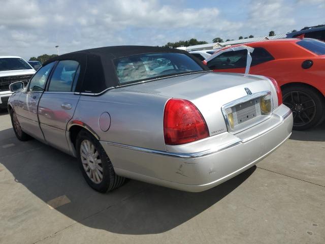 Photo 2 from auction – 2003 LINCOLN TOWN CAR E with VIN 1LNHM81W23Y685161
