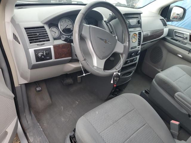 Photo 8 from auction – 2010 CHRYSLER TOWN & COU with VIN 2A4RR5D15AR132184