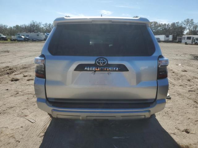 Photo 6 from auction – 2018 TOYOTA 4RUNNER SR with VIN JTEBU5JR0J5592507