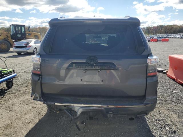 Photo 6 from auction – 2019 TOYOTA 4RUNNER SR with VIN JTEBU5JR3K5655018