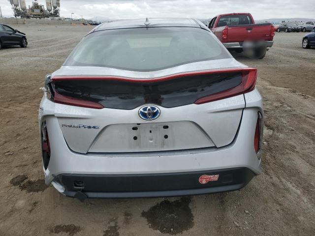 Photo 6 from auction – 2017 TOYOTA PRIUS PRIM with VIN JTDKARFP2H3022123