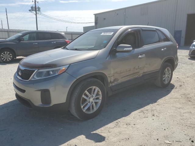 KIA SORENTO LX 2015 with VIN 5XYKT3A61FG657543 - Photo from auction