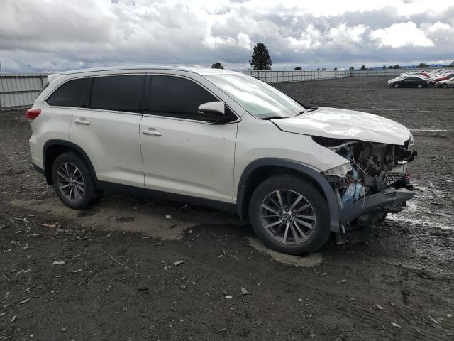 Photo 4 from auction – 2019 TOYOTA HIGHLANDER with VIN 5TDJZRFH0KS574514
