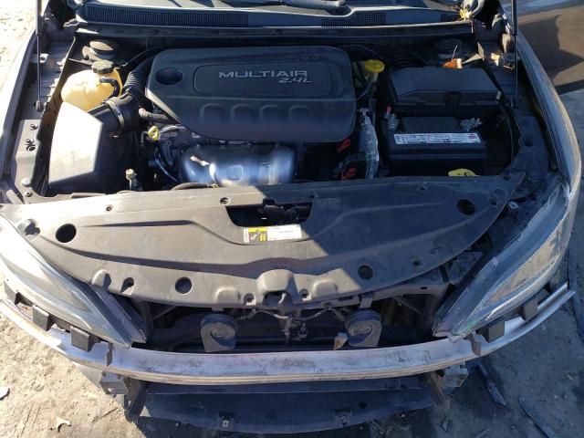 Photo 11 from auction – 2016 CHRYSLER 200 LIMITE with VIN 1C3CCCAB2GN100981