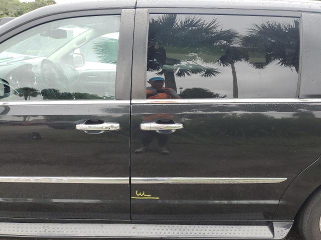 Photo 13 from auction – 2016 CHRYSLER TOWN & COU with VIN 2C4RC1JG6GR221487