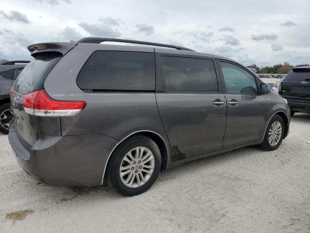 Photo 3 from auction – 2011 TOYOTA SIENNA XLE with VIN 5TDYK3DC5BS126762