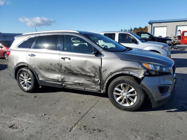 Photo 4 from auction – 2016 KIA SORENTO LX with VIN 5XYPGDA35GG168909
