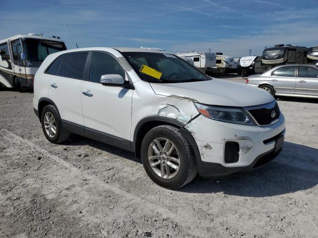 Photo 4 from auction – 2015 KIA SORENTO LX with VIN 5XYKT3A68FG565474