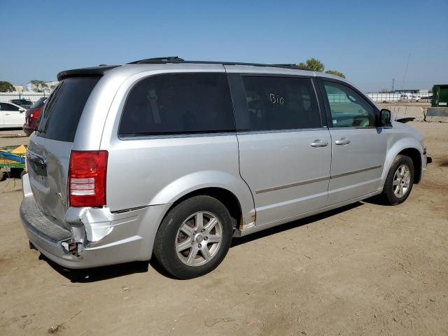 Photo 3 from auction – 2010 CHRYSLER TOWN & COU with VIN 2A4RR5D15AR170448