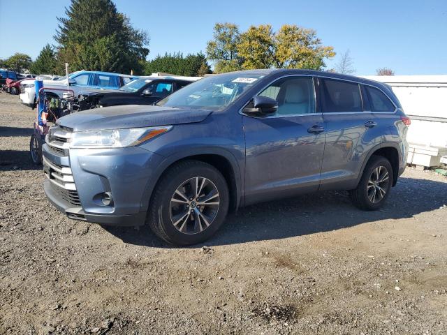 TOYOTA HIGHLANDER 2019 with VIN 5TDZARFH8KS048206 - Photo from auction
