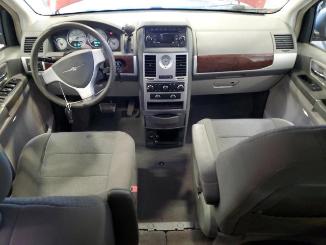 Photo 8 from auction – 2010 CHRYSLER TOWN&COUNT with VIN 2A4RR5D18AR492520