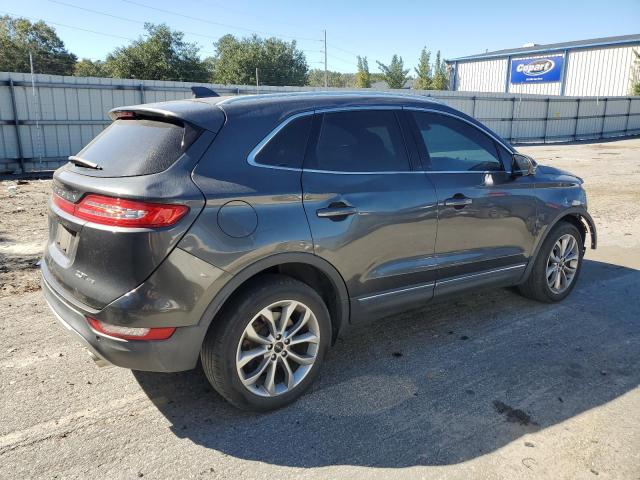 Photo 3 from auction – 2017 LINCOLN MKC SELECT with VIN 5LMCJ2D92HUL69230