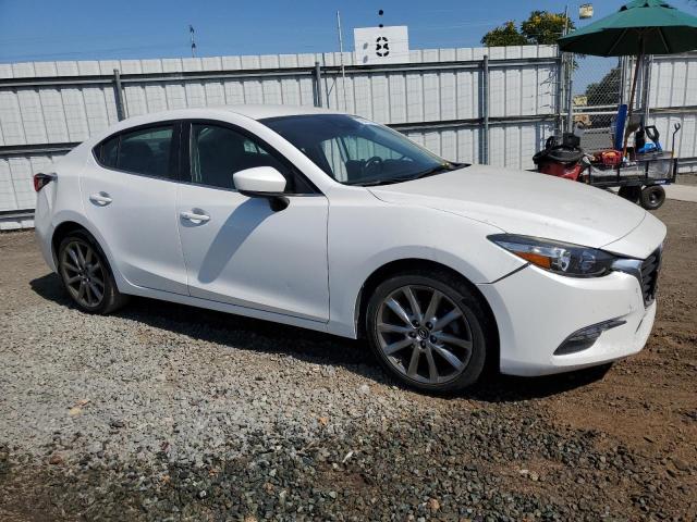 Photo 4 from auction – 2018 MAZDA 3 TOURING with VIN 3MZBN1V37JM253573