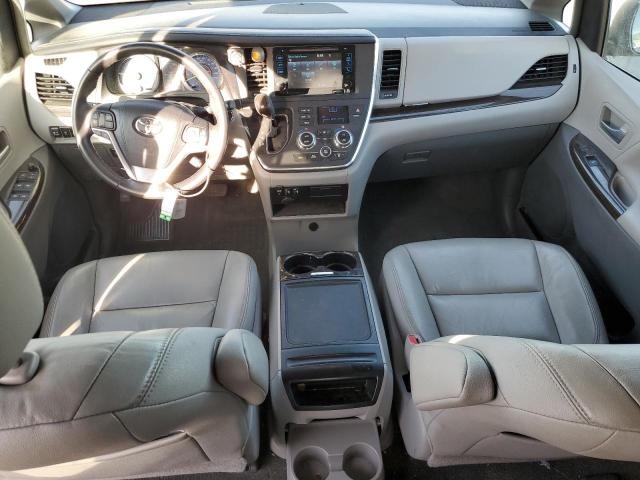 Photo 8 from auction – 2017 TOYOTA SIENNA XLE with VIN 5TDYZ3DC2HS769493
